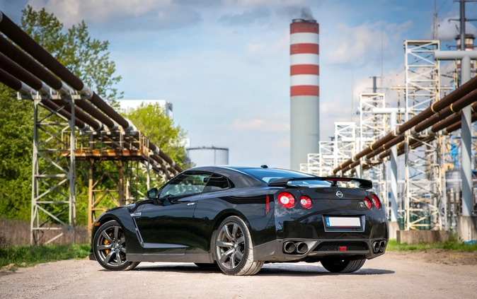 Nissan GT-R cena 330000 przebieg: 34000, rok produkcji 2008 z Kozienice małe 562